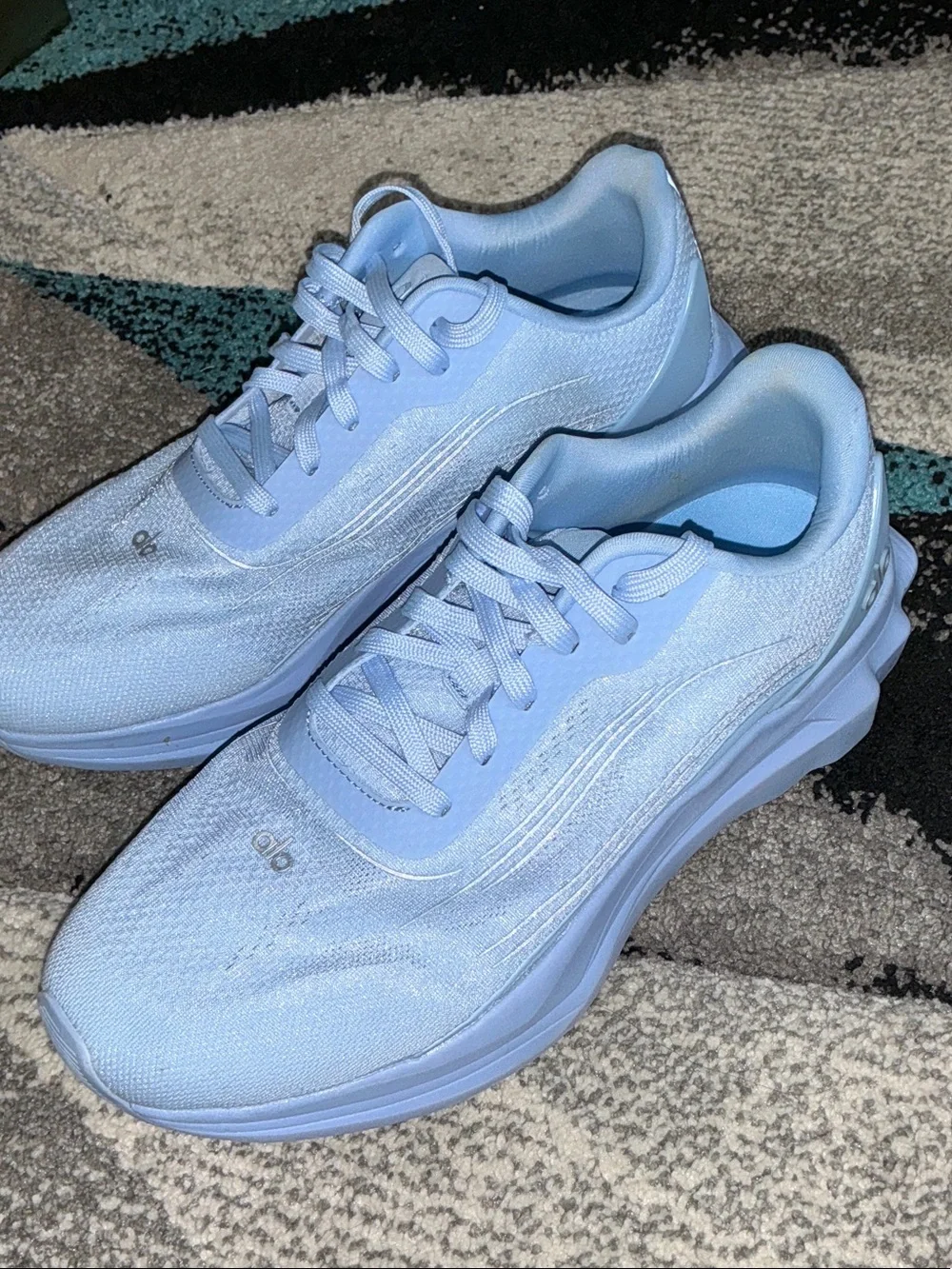 ALO Yoga Runner Limited Crystal Clear Blue Sneakers 10.5
